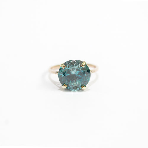 Vintage 9ct Yellow Gold Blue Zircon Ring