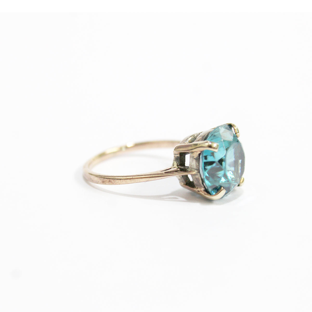 Vintage 9ct Yellow Gold Blue Zircon Ring