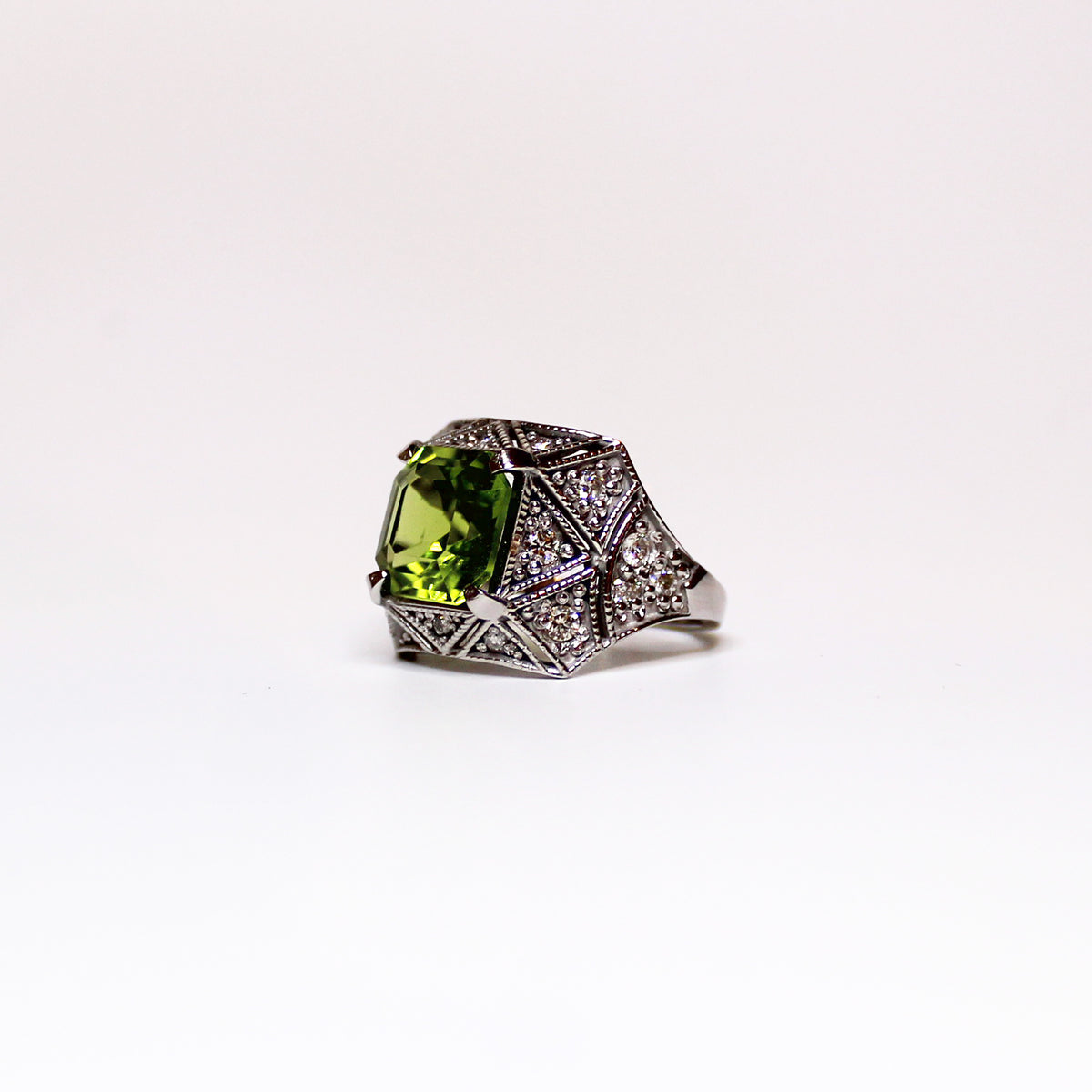 9ct White Gold 3.65ctw Peridot and Diamond Ring