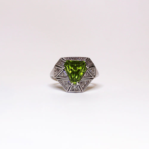 9ct White Gold 3.95ctw Peridot and Diamond Ring