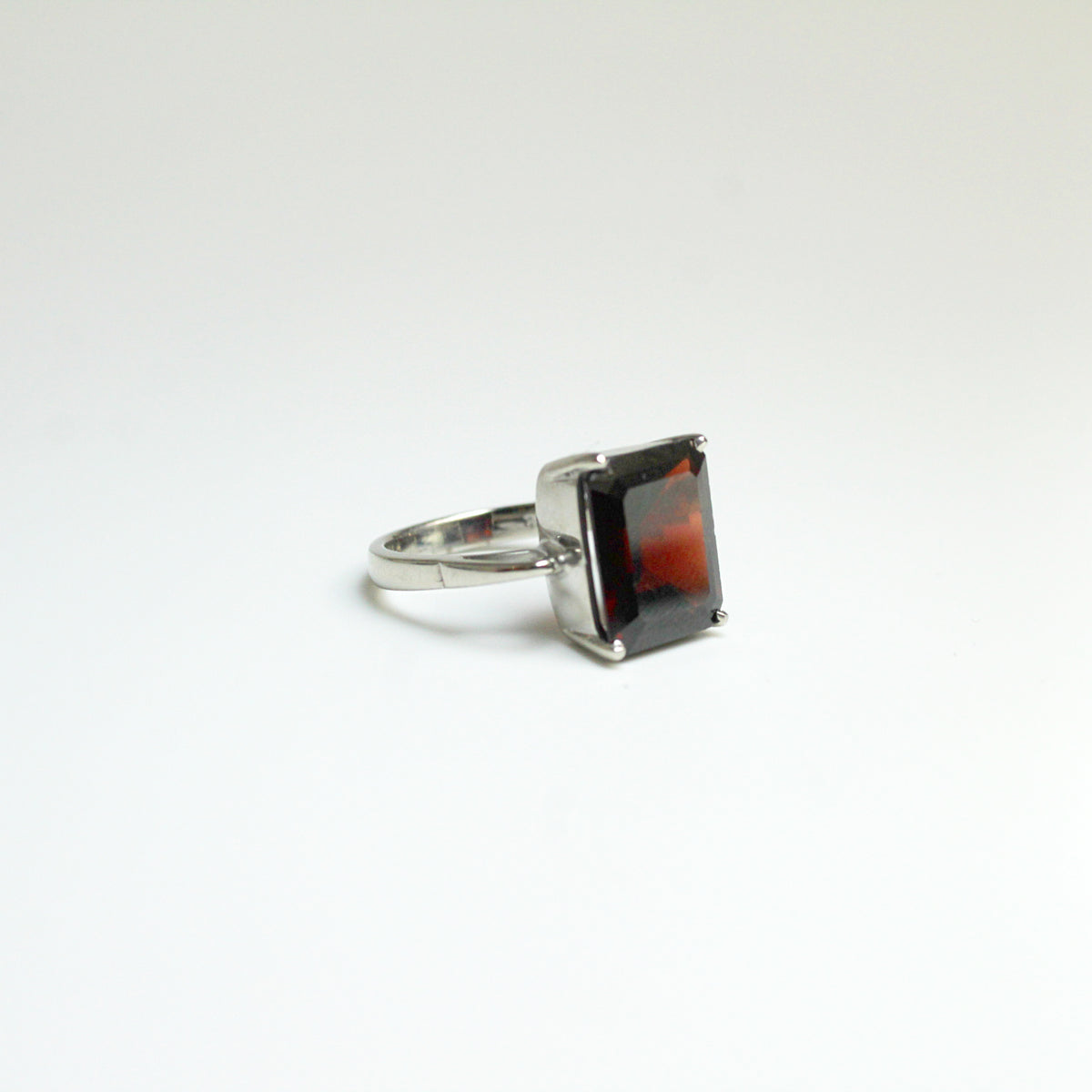 9ct White Gold 4.0ct Baguette Garnet Dress Ring