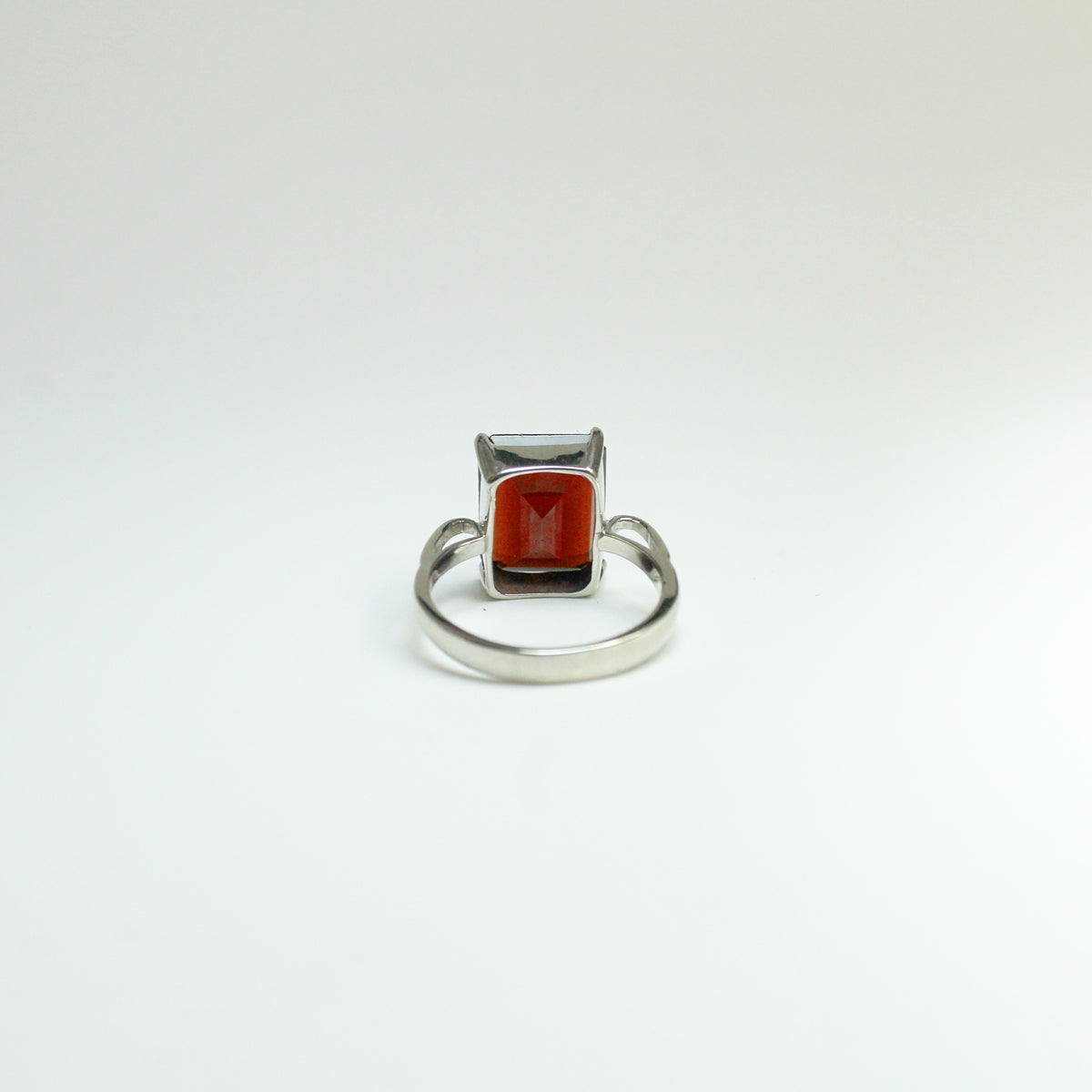 9ct White Gold 4.0ct Baguette Garnet Dress Ring