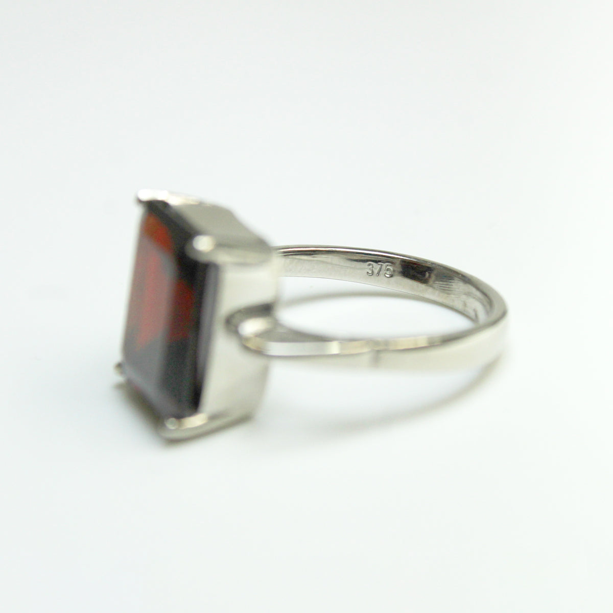9ct White Gold 4.0ct Baguette Garnet Dress Ring