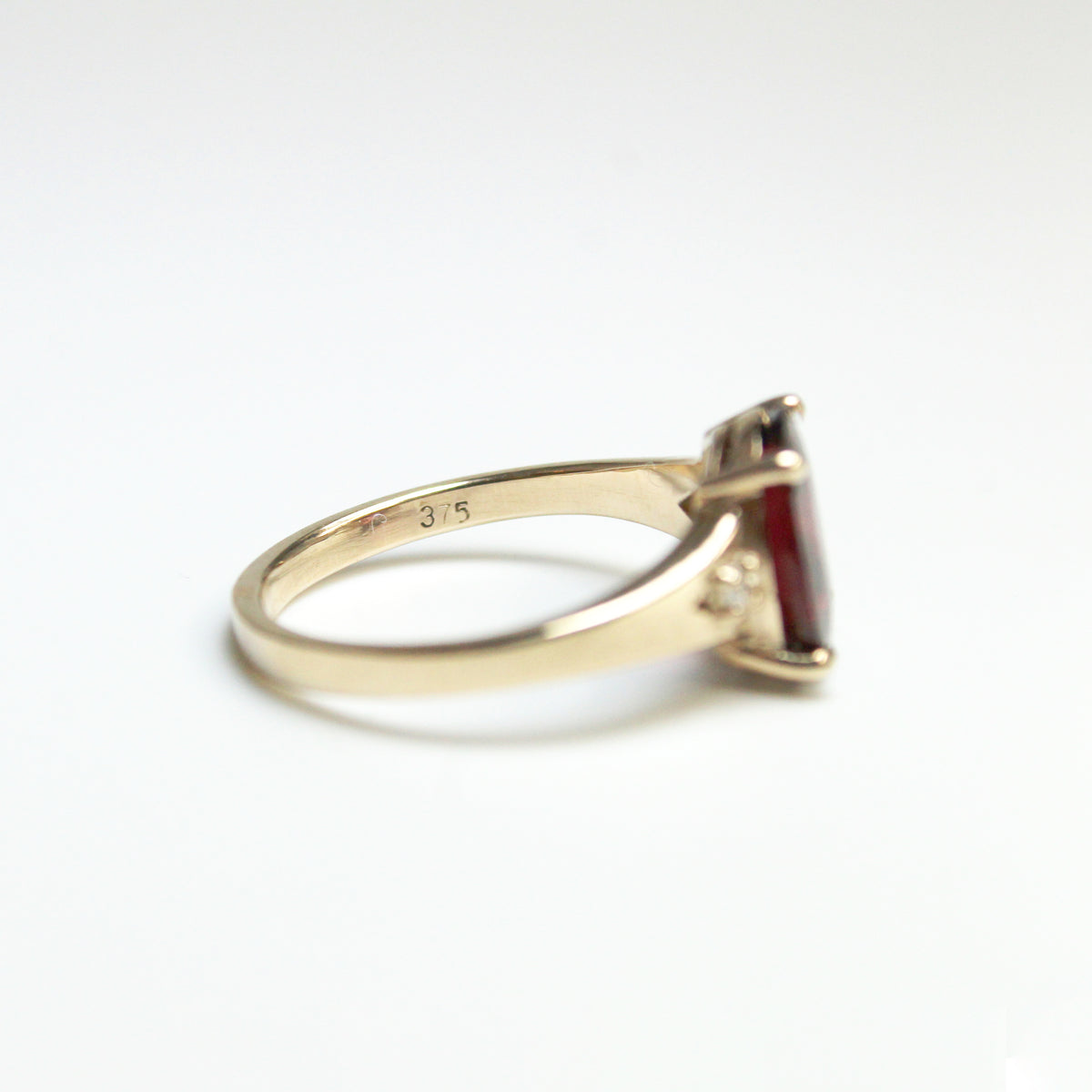 9ct Yellow Gold 1.50ct Garnet and Diamond Ring