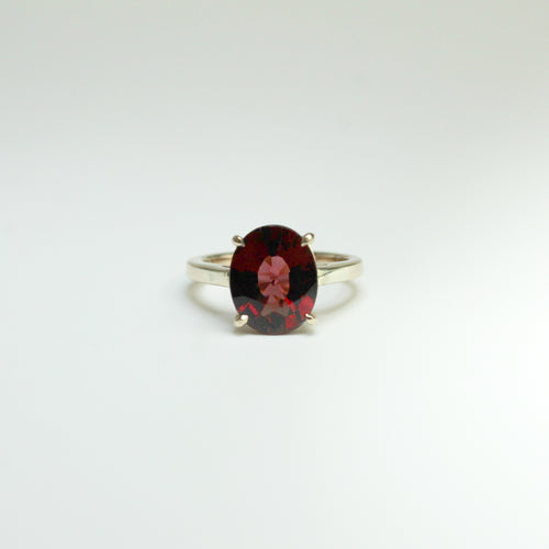 9ct Yellow Gold 2.0ct Garnet Ring