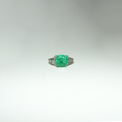 18ct White Gold 3.34ctw Emerald and Diamond Dress Ring