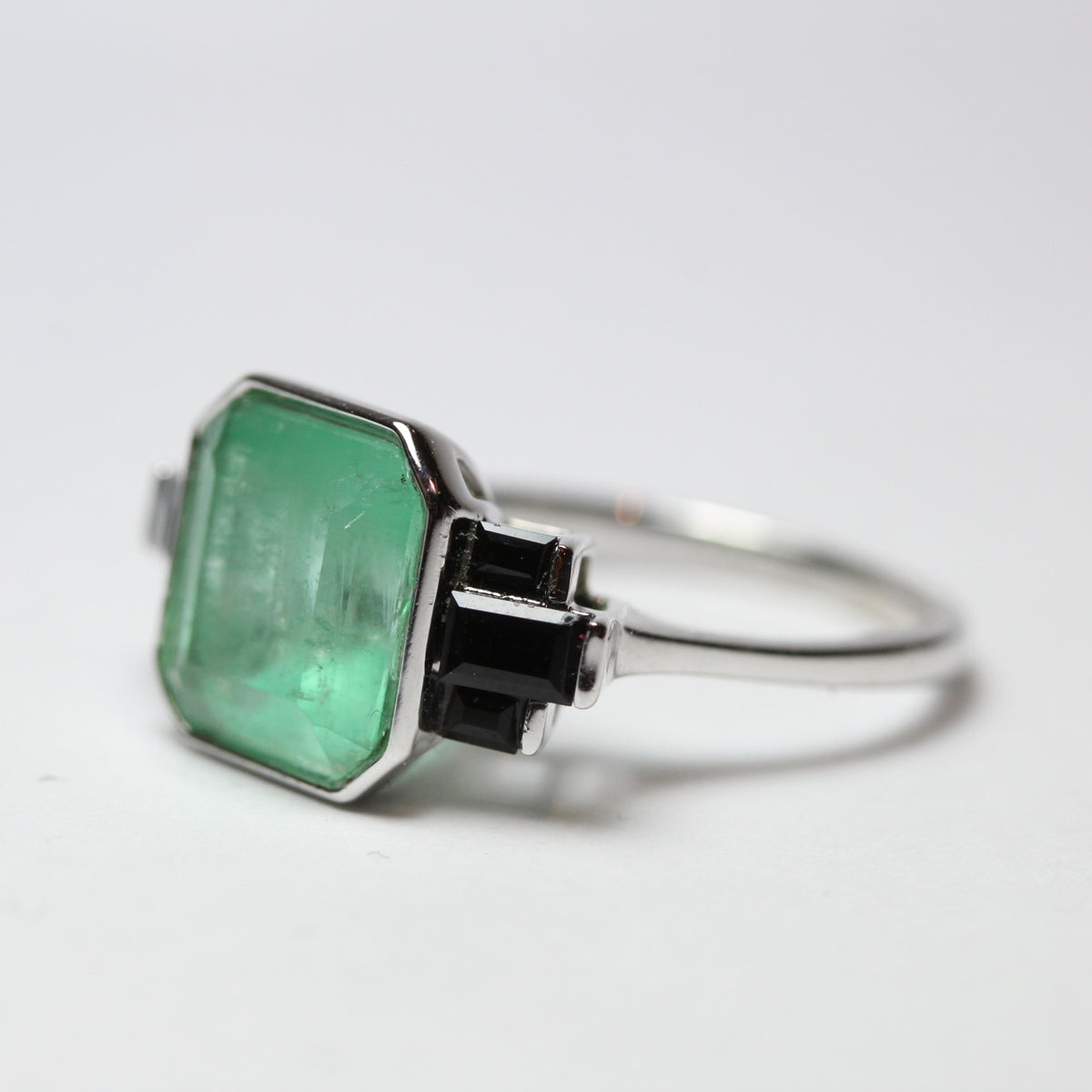 9ct White Gold Emerald and Black Onyx Dress Ring