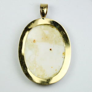 18ct Yellow Gold White Conch Shell Cameo Pendant