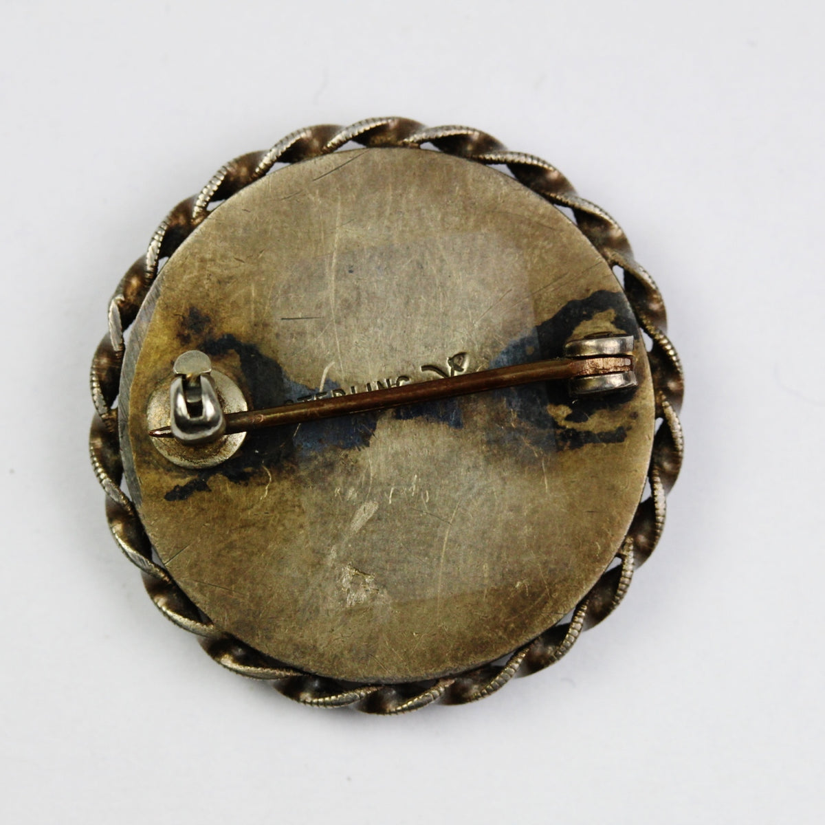 Silver Conch Shell Bezel Set Cameo Brooch