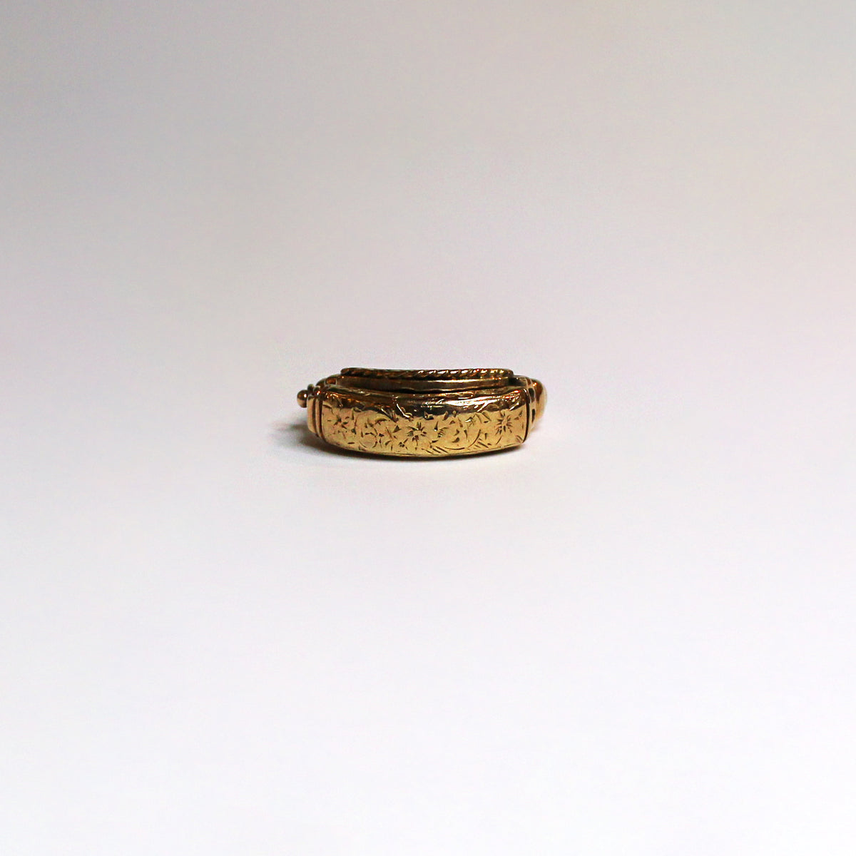 9ct Yellow Gold Hinged Hidden Panel Ring