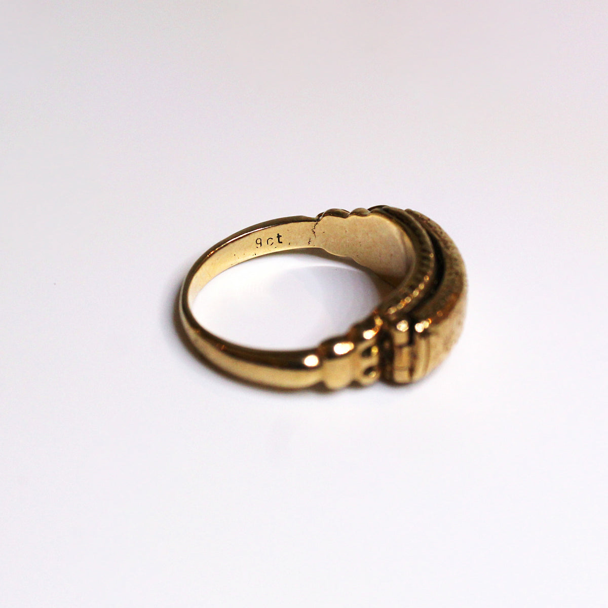 9ct Yellow Gold Hinged Hidden Panel Ring