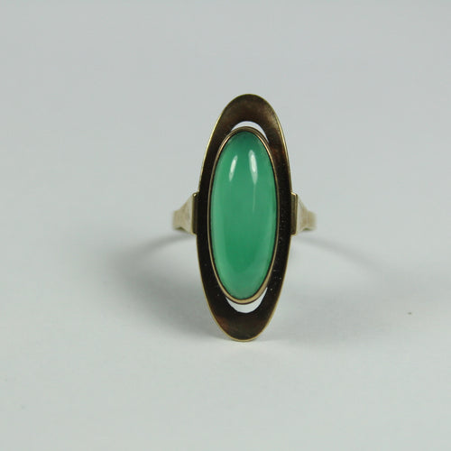 Elongated Cabochon Chrysoprase Ring Set in Yellow Gold