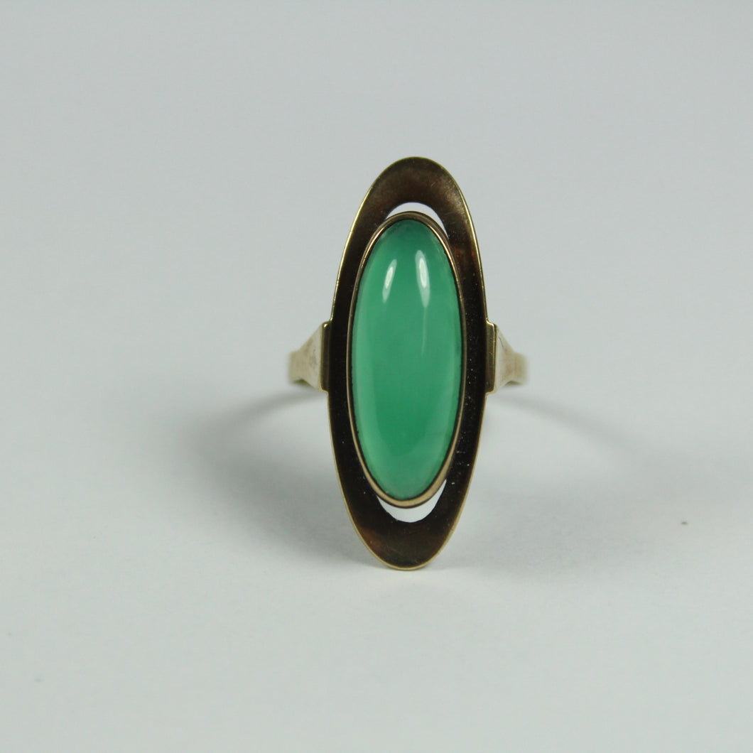 Elongated Cabochon Chrysoprase Ring Set in Yellow Gold