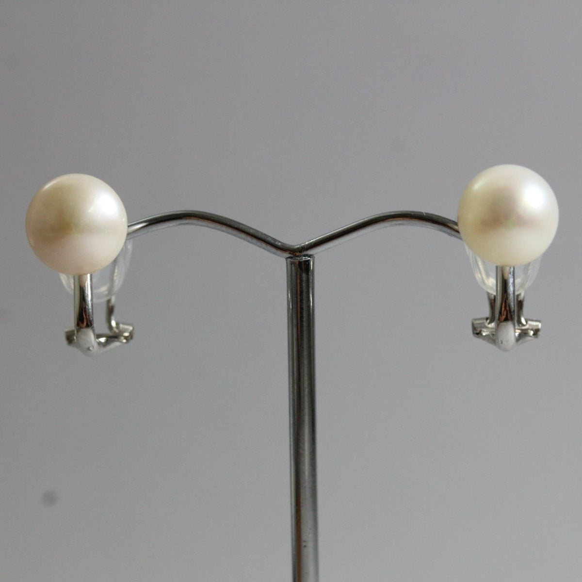Button Freshwater Pearl Clip On Earrings