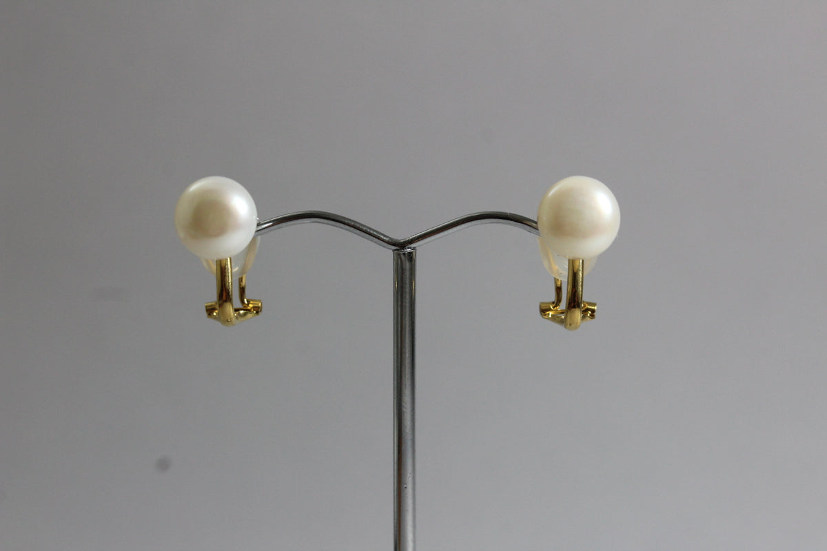 Button Freshwater Pearl Clip On Earrings