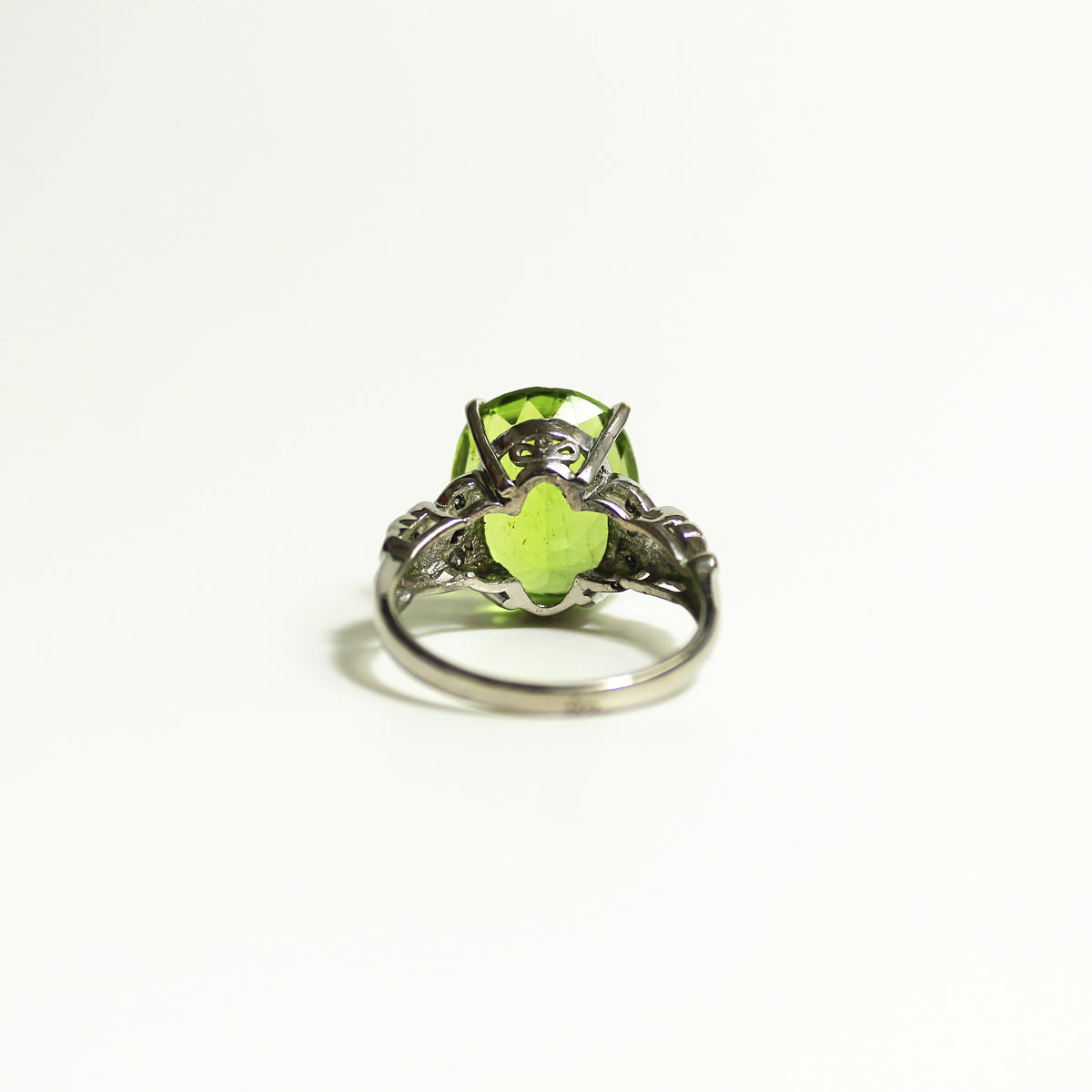 9ct White Gold Peridot and Diamond Ring