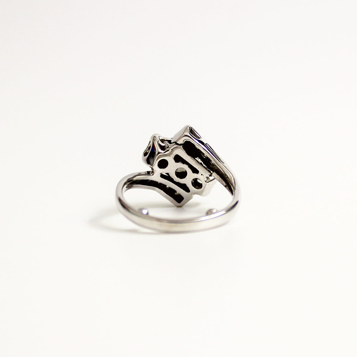 18ct White Gold 1.04ctw Diamond Ring