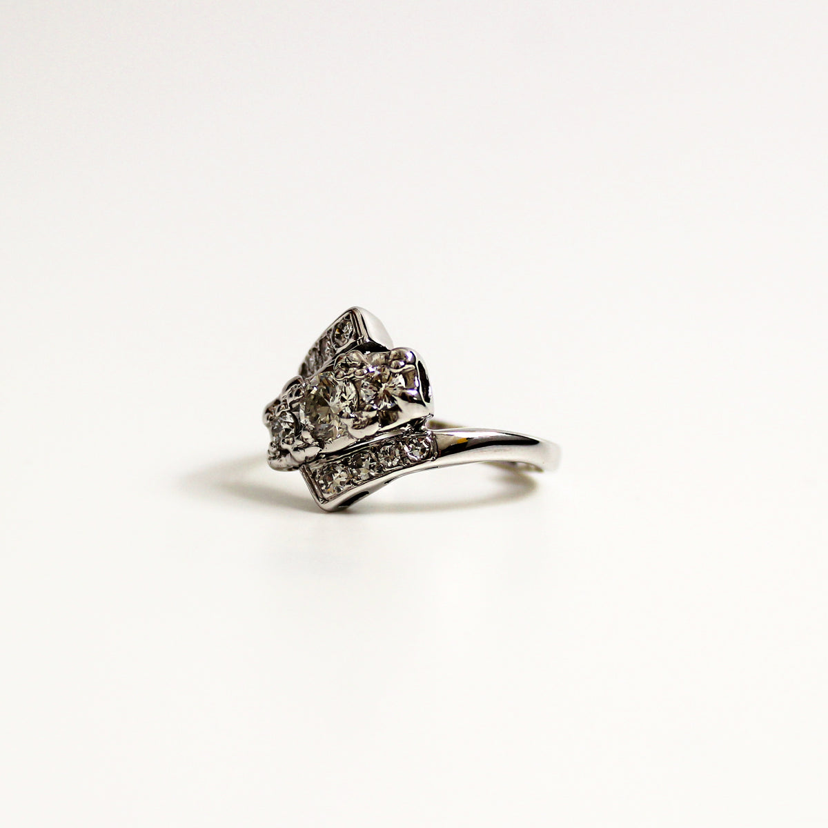 18ct White Gold 1.04ctw Diamond Ring