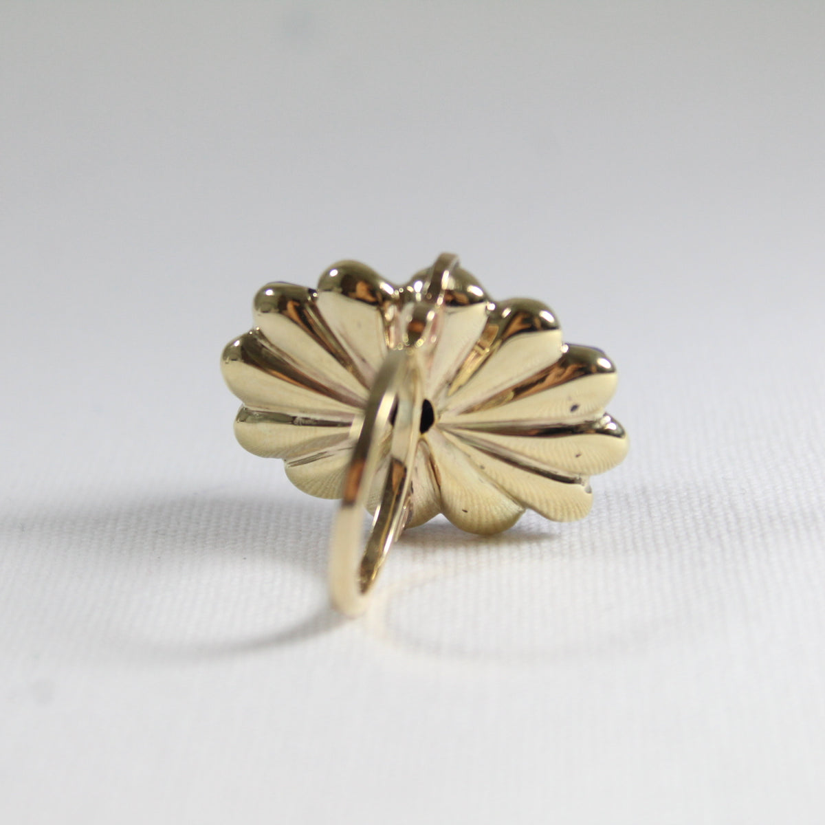 Yellow Gold Momo Coral and Ridged Lapis Lazuli Floral Ring