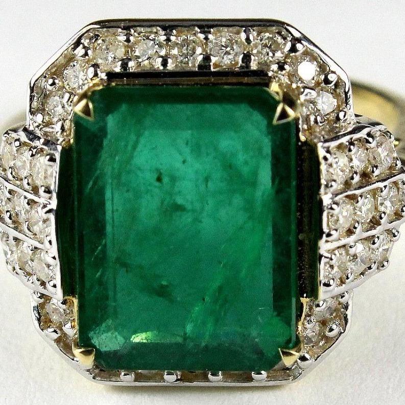 Colombian Emerald and Diamond Dress Ring