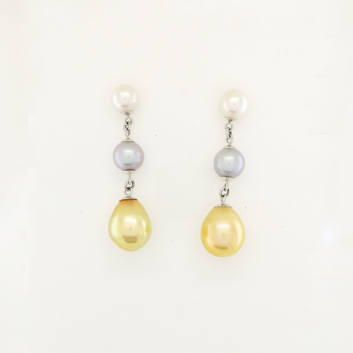 18ct White Gold South Sea Pearl Earrings