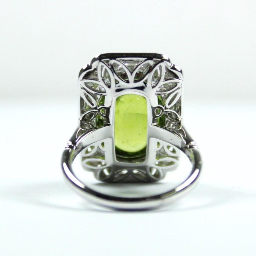 Cabochon Peridot and Diamond Milgrain Detail Ring