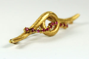 Vintage 18ct Brushed Yellow Gold Ruby Bar Brooch