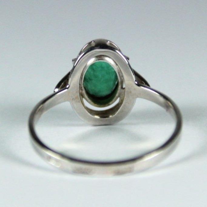 14ct White Gold Emerald Dress Ring