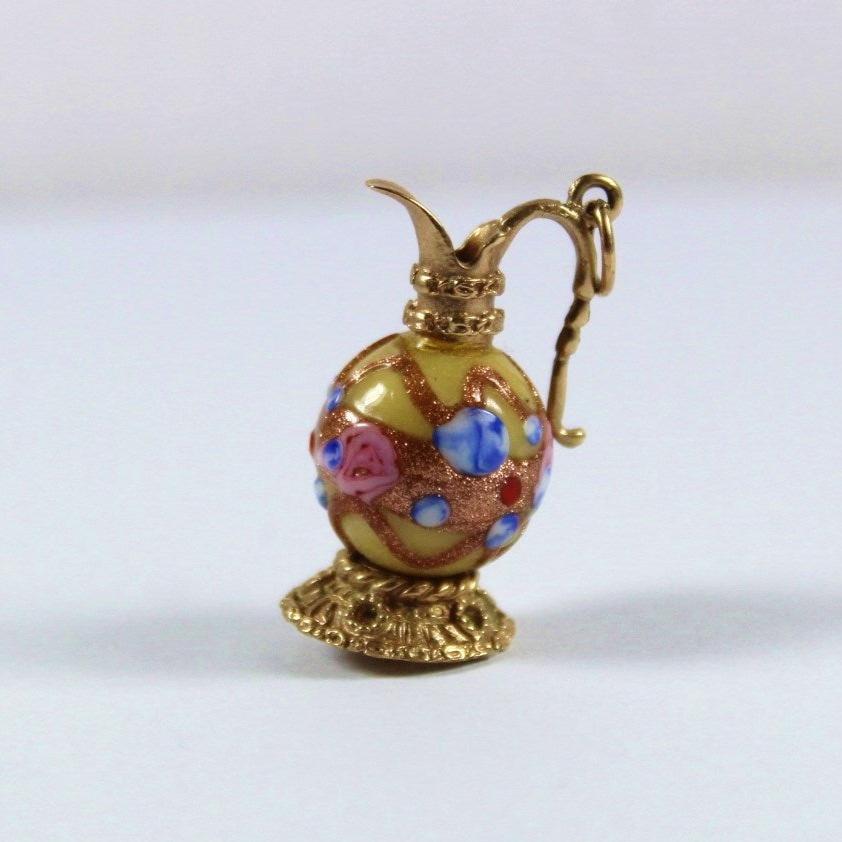 Vintage 9ct Yellow Gold Murano Glass Ottoman Jug Pendant