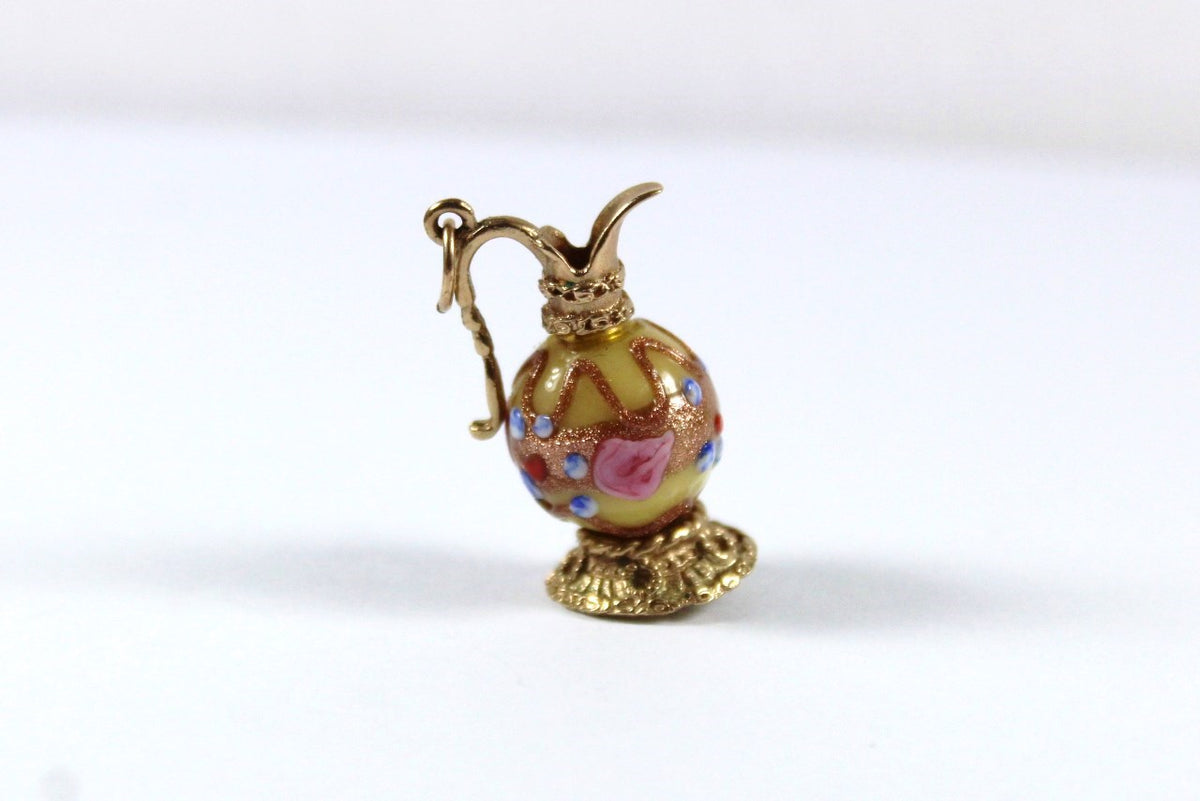 Vintage 9ct Yellow Gold Murano Glass Ottoman Jug Pendant