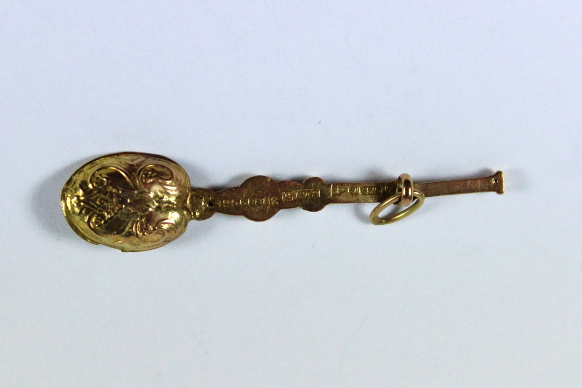 Vintage 9ct Yellow Gold Engraved Spoon Pendant