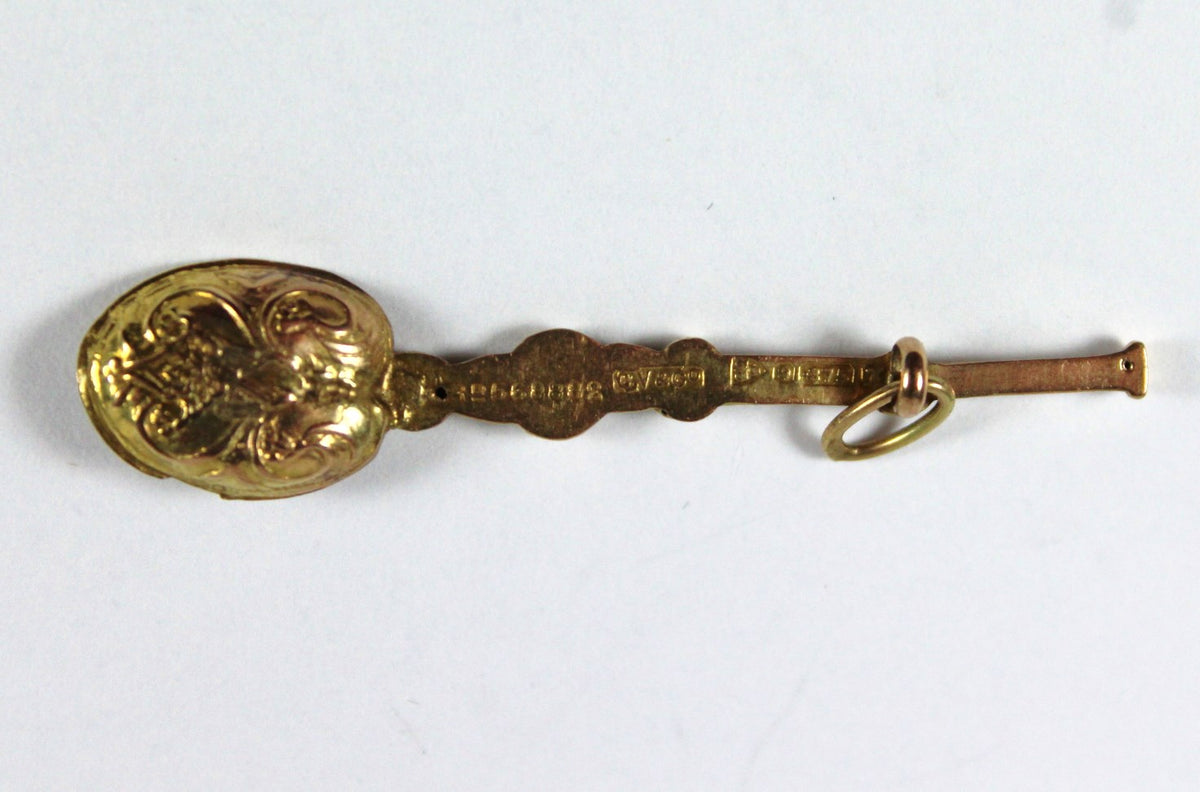 Vintage 9ct Yellow Gold Engraved Spoon Pendant