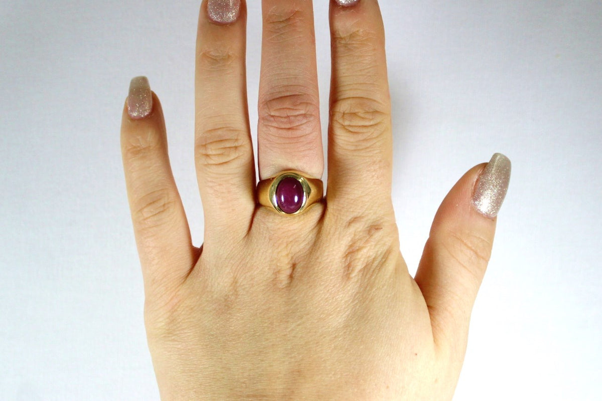 18ct Yellow Gold Star Ruby Ring