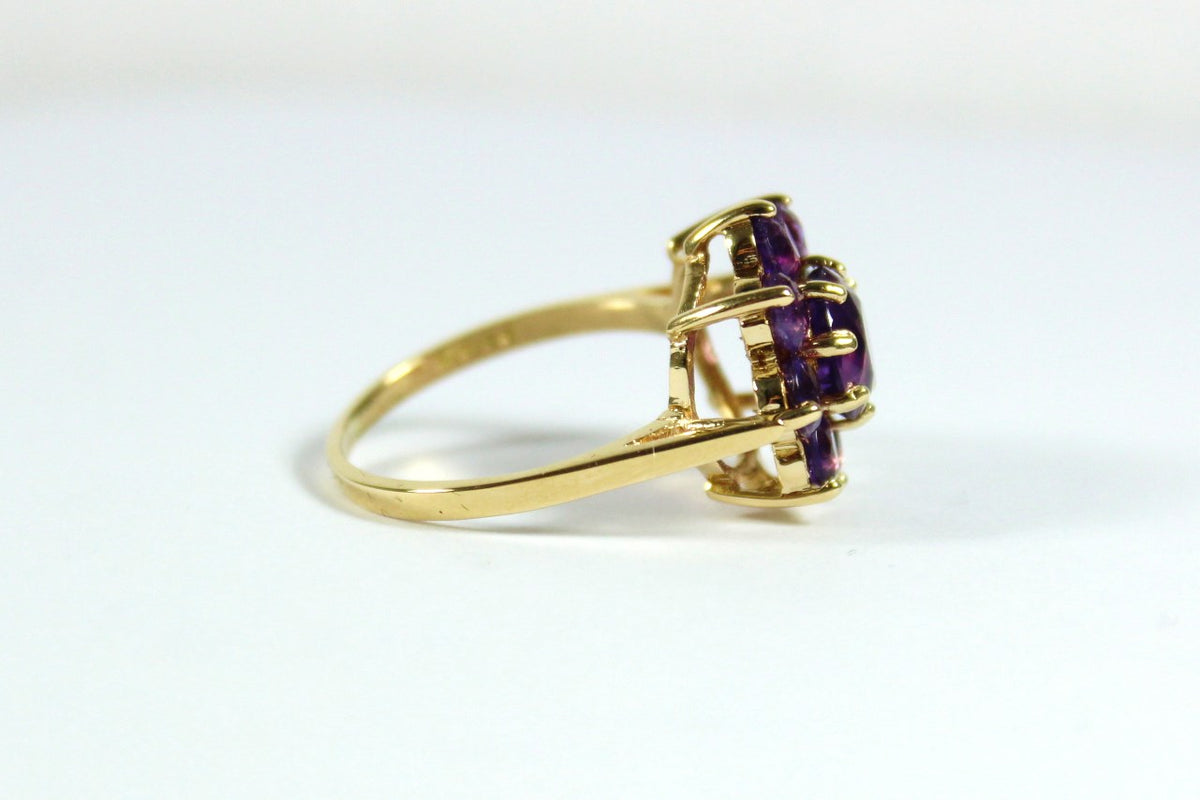 Vintage 18ct Yellow Gold Amethyst Daisy Cluster Ring