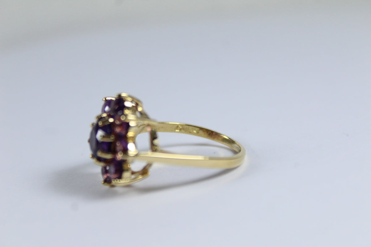Vintage 18ct Yellow Gold Amethyst Daisy Cluster Ring