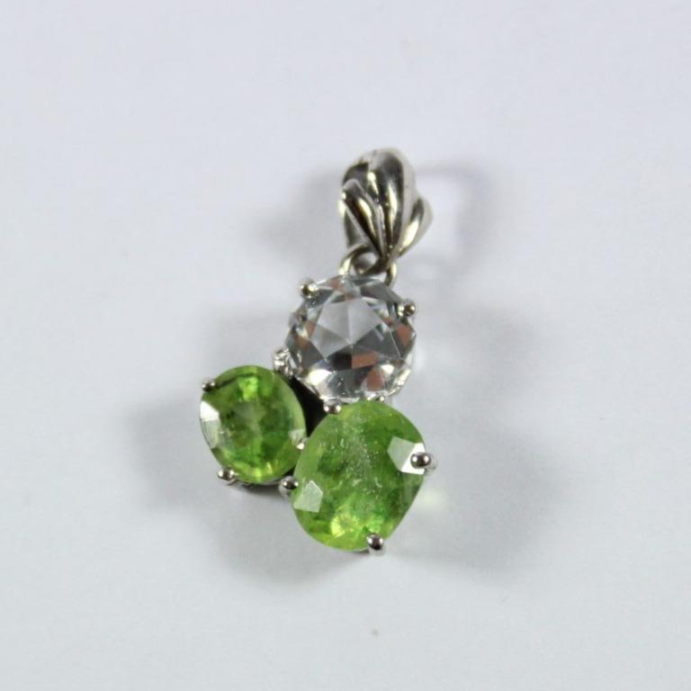 9ct White Gold Peridot and Topaz Pendant