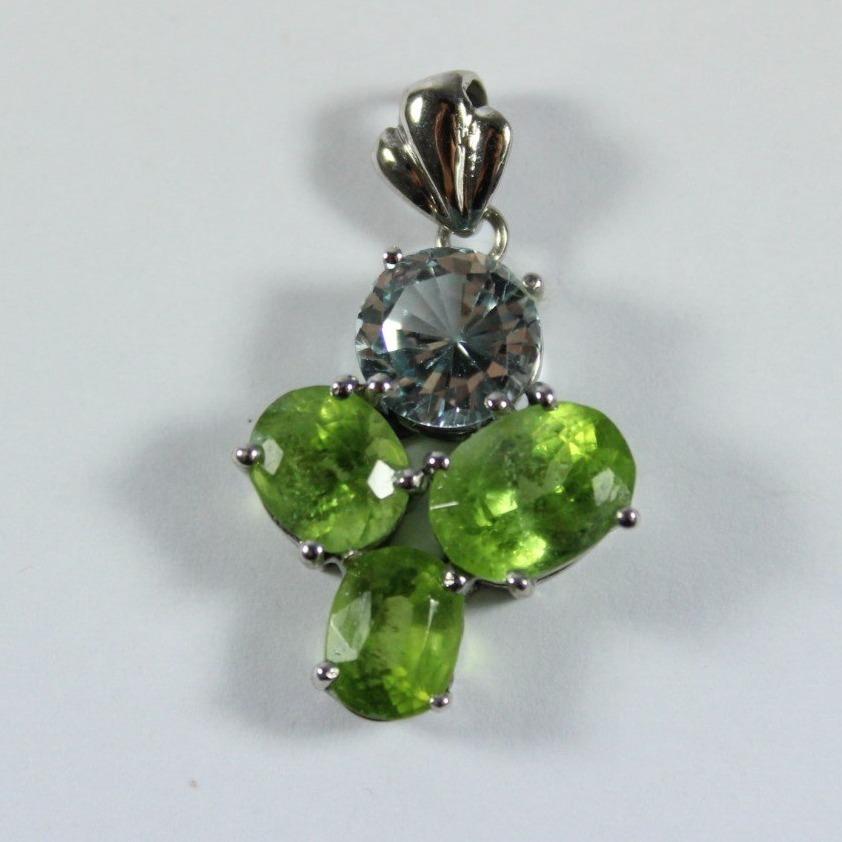 9ct White Gold Peridot and White Topaz Pendant