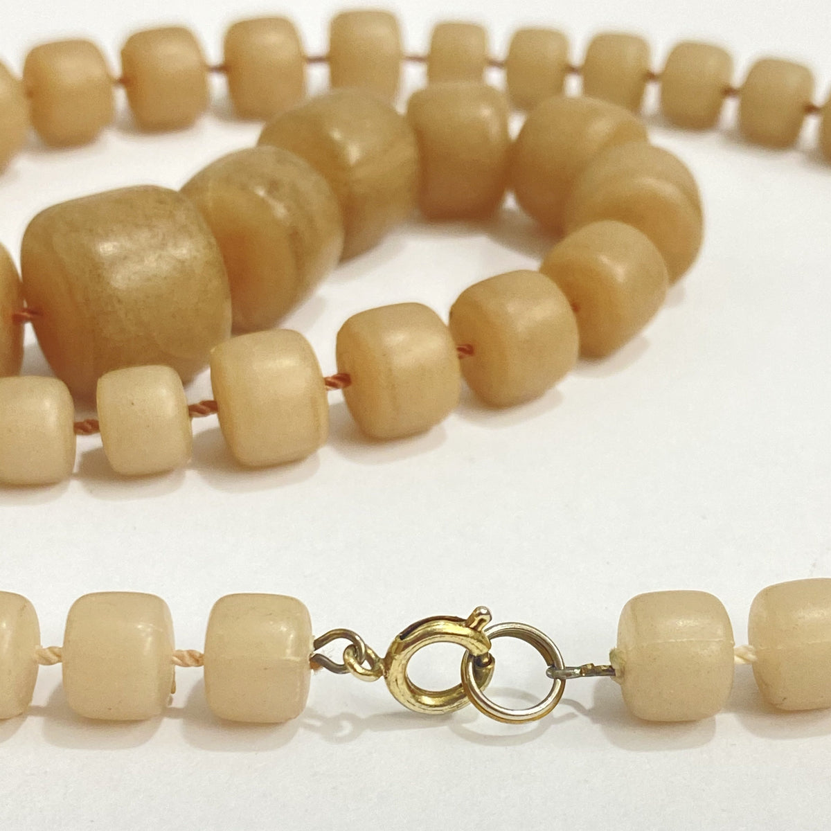 Vintage Soft Pink Bakelite Graduated Beaded Necklace