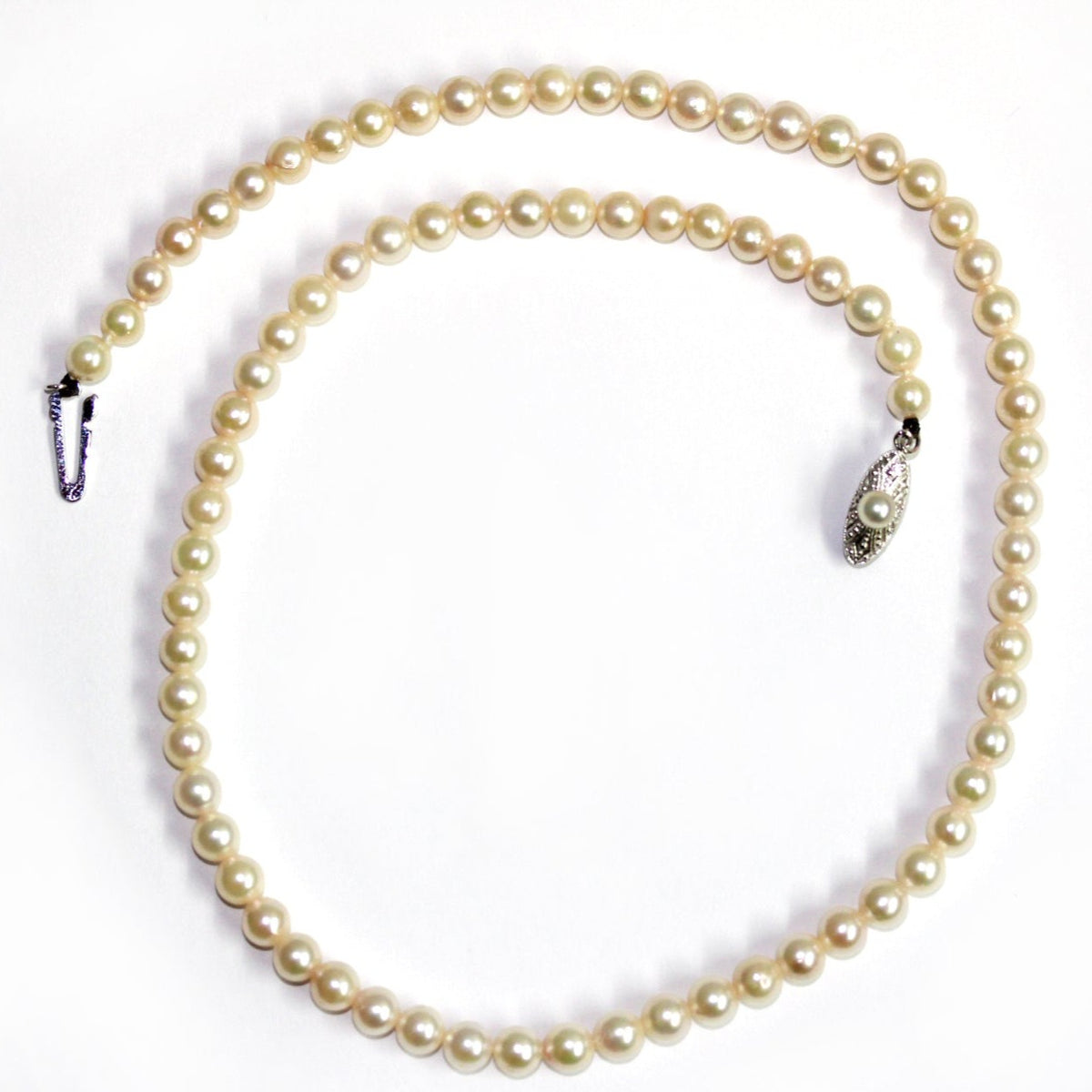 MIKIMOTO Pearl Necklace