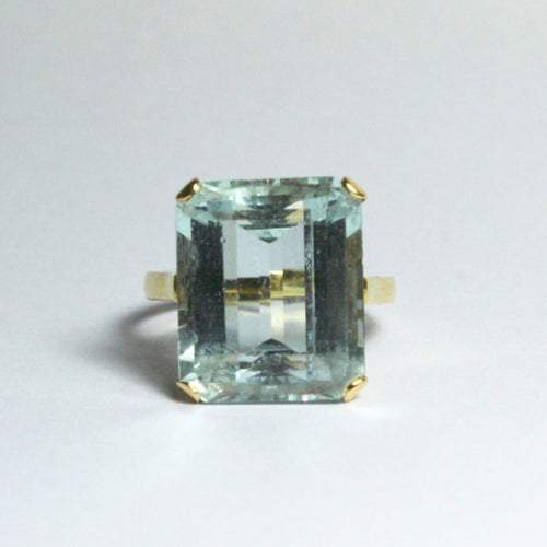 Antique Yellow Gold Aquamarine Ring