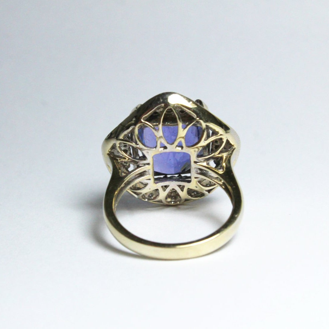 18ct White Gold 8.14ct Tanzanite and Diamond Dress Ring