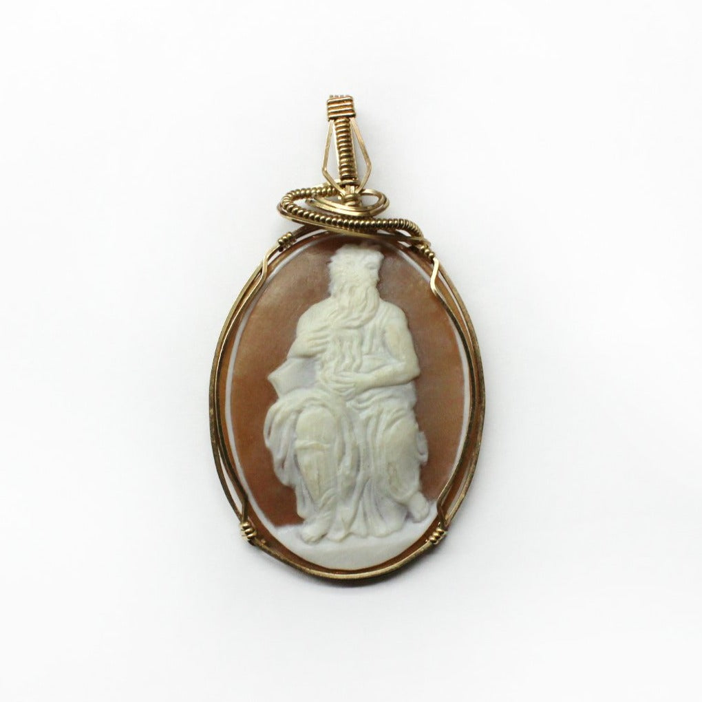 Vintage 9ct Yellow Gold Conch Shell Zeus Cameo Pendant