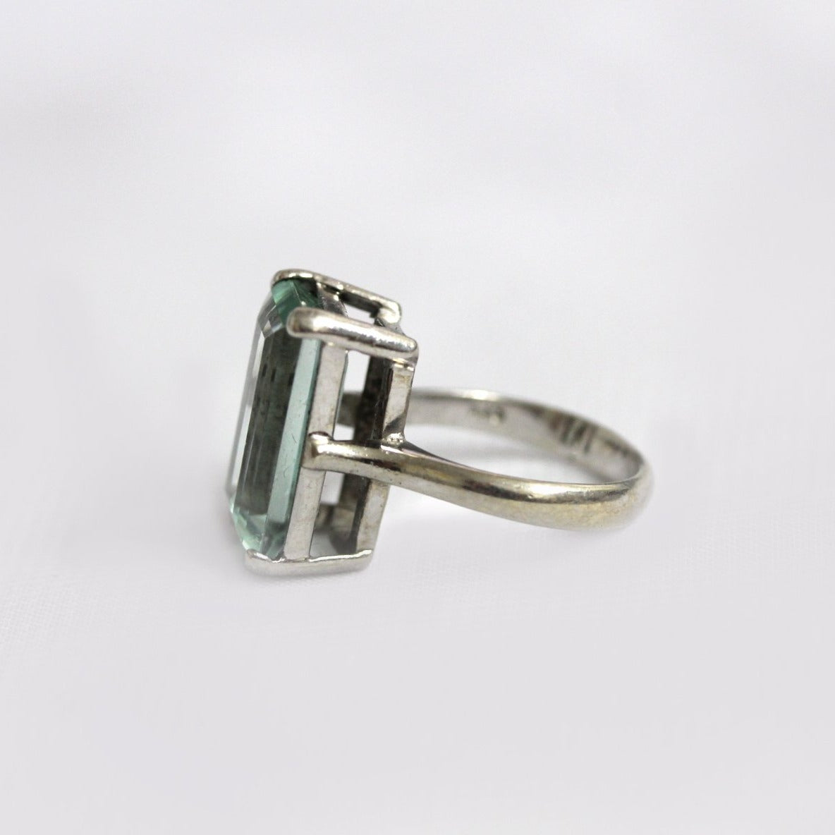 9ct White Gold Natural Aquamarine Cocktail Ring