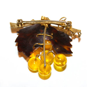 Antique 18ct Yellow Gold Erudite Honey Amber Grape Brooch