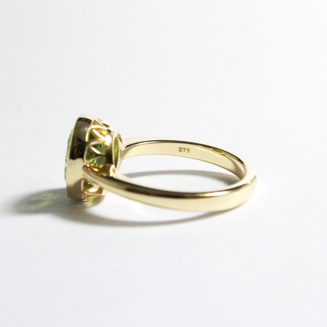 9ct Yellow Gold 3.68ct Peridot Ring