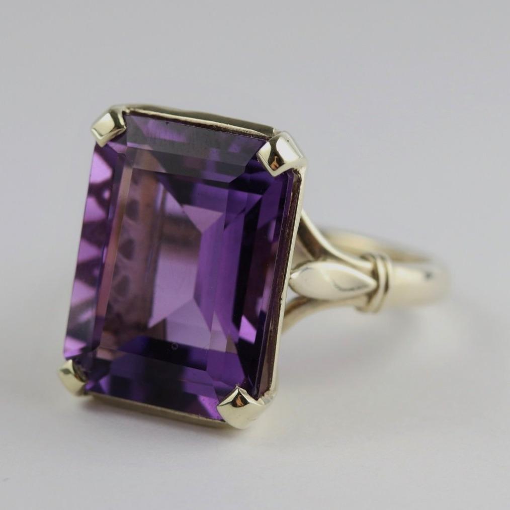 9ct Yellow Gold Amethyst Dress Ring