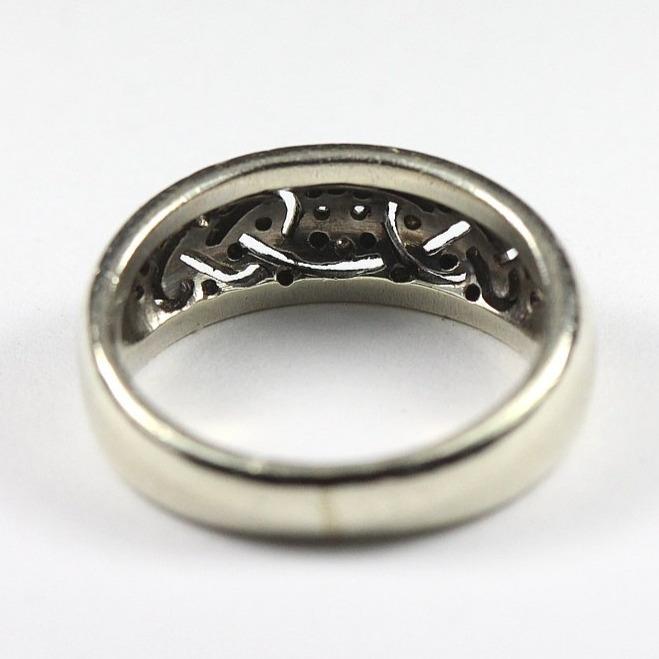 9ct White Gold Diamond Celtic Knot Ring