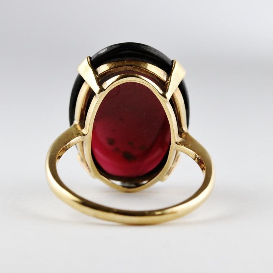 9ct Yellow Gold Cabochon Garnet Ring