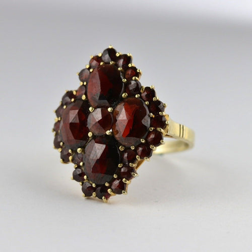 10ct Yellow Gold Garnet Cluster Ring