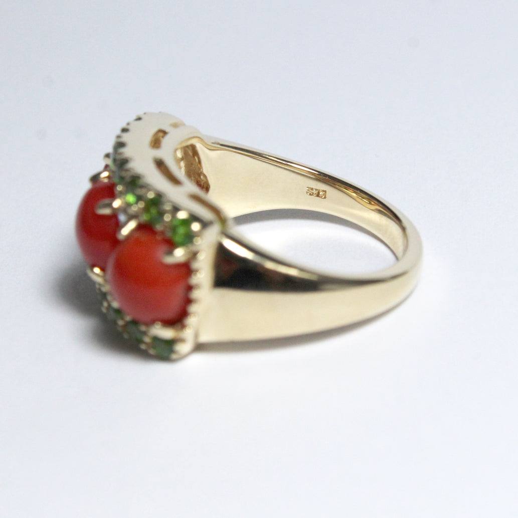 Yellow Gold Momo Coral, Diopside and Diamond Bridge Ring